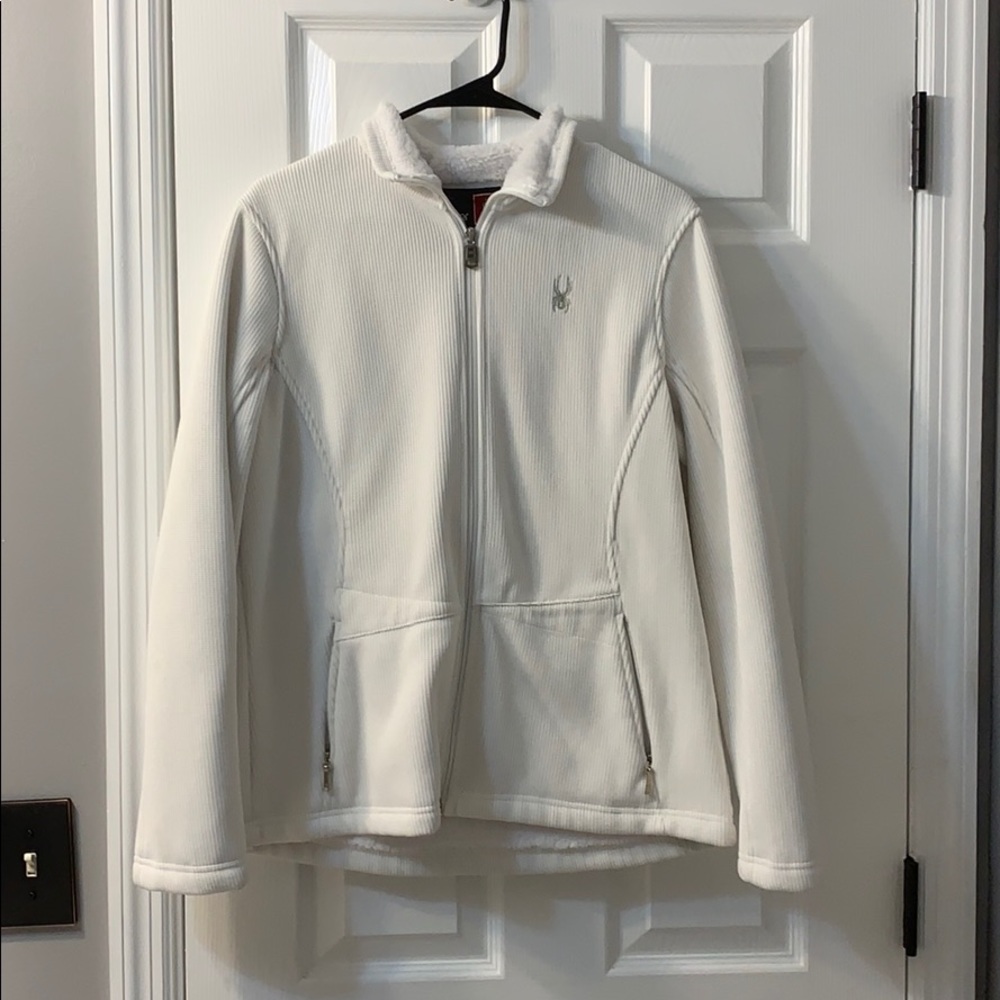 White spyder coat